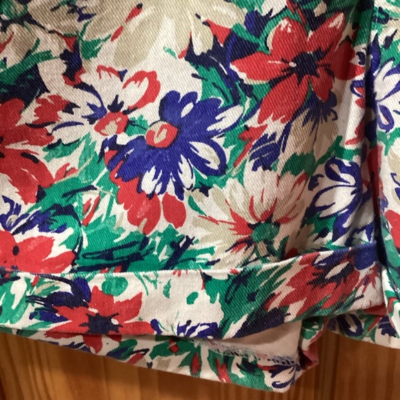 Vivaldi Jeanswear Vintage Women’s Floral Denim Shorts, size 16 - Picture 5 of 8